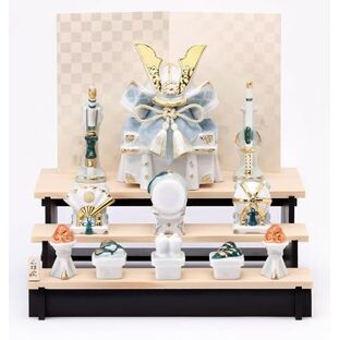 [薬師窯] 五月人形 日本製 端午の節句 コンパクト ミニ 磁器 染絵 出世 兜(白藍･組み立て式三段飾り)の画像