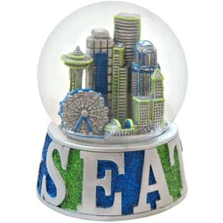 スノーグローブ 雪 置物 Essential To You Seattle Snow Globe with Blue Green Glitter Baseの画像