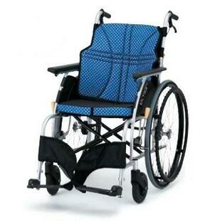 (日進医療器) ULTRA ウルトラシリーズ NA-U1 標準型 車椅子 自走式 折り畳み 座クッション付 座り心地 エアータイヤ仕様の画像
