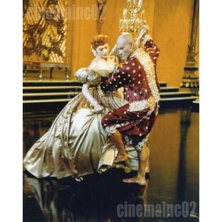映画『王様と私』踊るユル・ブリンナーとデボラ・カーの写真の画像