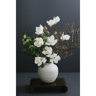 木蓮×マンザニータブランチ 和風アレンジメント（造花）の画像