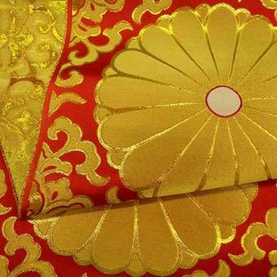 金襴生地 金襴の布 赤地に大型菊柄 2023の画像