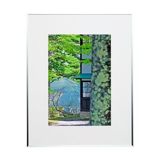 夏の写真 湖畔の庭 季節の額装写真 裏打ち加工 ピクトマッチの画像