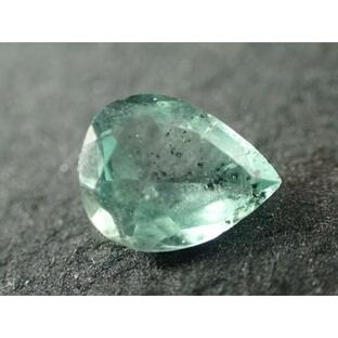 最高品質パイライトインエメラルド(Pyrite in Emerald) ペアシェイプカット コロンビア・ムソ鉱山 産 寸法 ： 7.7X5.6X3.4mm/0.80ct 5月の誕生石の画像