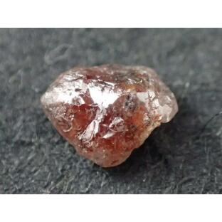 最高品質レッドダイヤモンド原石(Red Diamond) South Africa 産 寸法 ： 5.6X4.3X2.8mm/0.60ct ルースケース付の画像