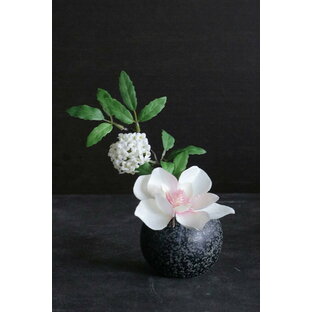 木蓮×コデマリ ブラックミニベース（造花） 【ギフトバッグ対応可】の画像