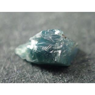 最高品質アレキサンドライト原石 Mangara, Manyara, Tanzania 産 寸法 ： 5.3X2.1X2.0mm/0.30ct ルースケース付の画像