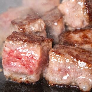 サイコロステーキ 1kg 成形肉 業務用 冷凍 牛肉 ステーキ 焼肉 バーベキュー 成形肉 BBQの画像
