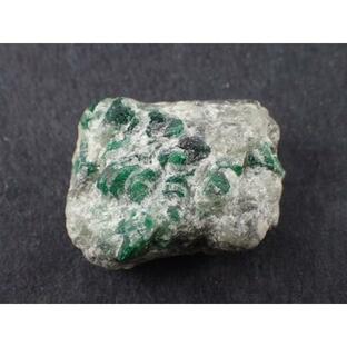 最高品質エメラルド原石(Ruygh Emerald) Fiza, Ghati, swat, Khyber, Pakistan 産 寸法 ： 29.3X21.4X11.7mm/11.5g アクリルベース付の画像