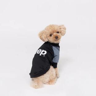 犬服 Jeep(R) ラッシュガード Tシャツ 小型犬用 ブラック 迷彩 ウェットスーツ 水遊び ペット服 ダックス ペット用品 ジープ 公式ライセンスアイテムの画像